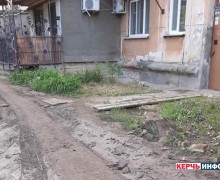 «Не пройти»: керчане рассказали КерчьИНФО о состоянии двора на Гудованцева