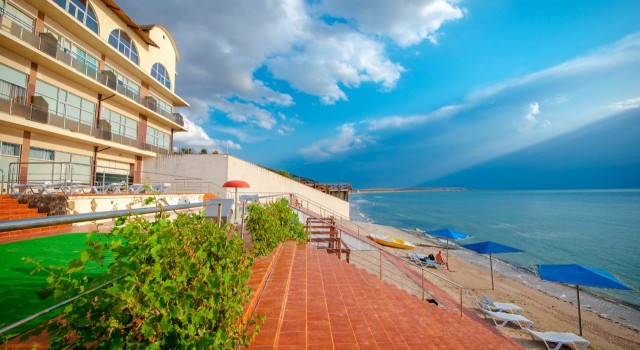 Жаркие выходные в отеле Бирюзовая бухта