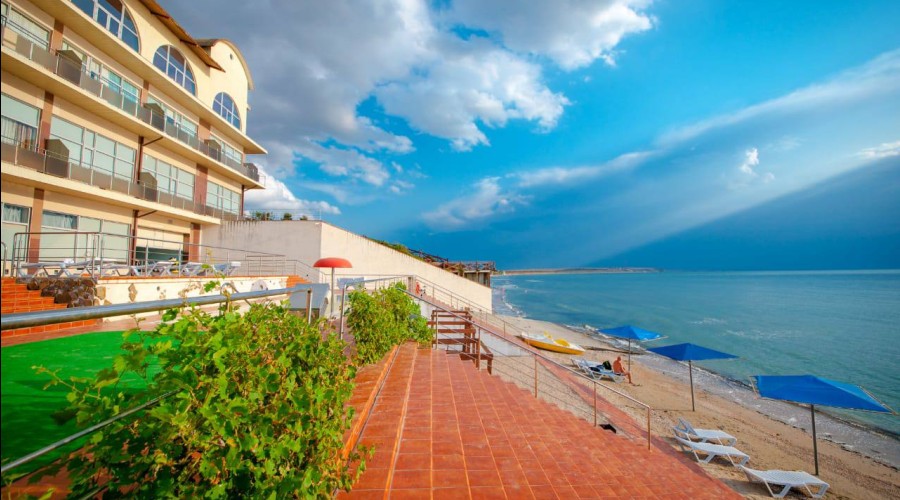 Жаркие выходные в отеле Бирюзовая бухта